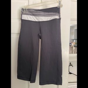 Lululemon grey cropped legging